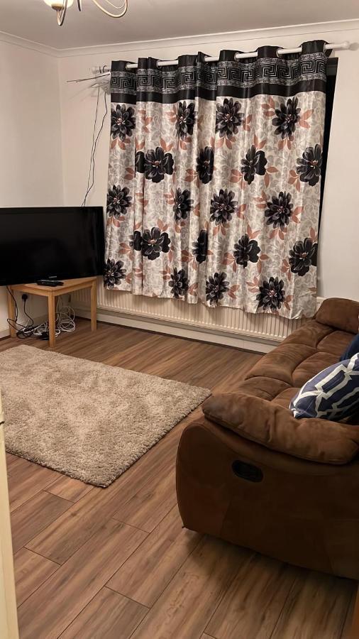 Smalinz Homes Finchley Лондон Екстер'єр фото