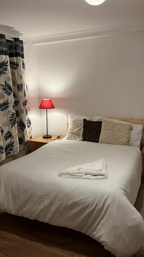 Smalinz Homes Finchley Лондон Екстер'єр фото