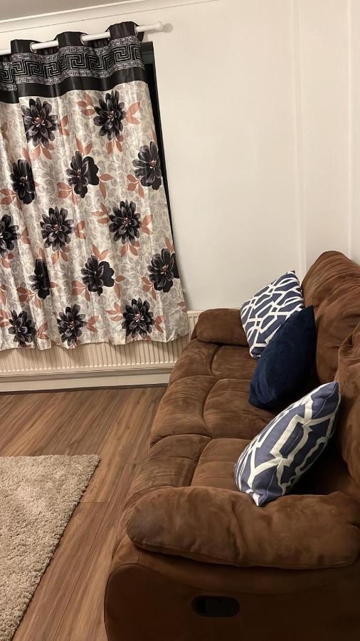 Smalinz Homes Finchley Лондон Екстер'єр фото